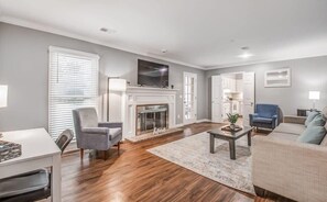 Hus, flere senger, terrasse, hageutsikt (Walnut Bend Bliss) | Oppholdsområde