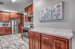 House, Multiple Beds, Patio, Garden View (Haddington House) | Private kitchen - Haddington House (Memphis)