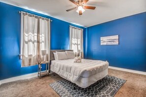 Hus, flere senger, terrasse, hageutsikt (Glenview Guesthouse) | 5 soverom, individuelt dekorert, individuelt innredet og sengetøy