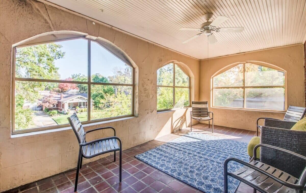 Appartement, plusieurs lits, patio, vue jardin (Avalon Nest Upstairs) | Vue de la chambre