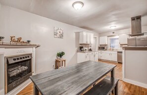 3 habitaciones, decoración personalizada y muebles diferentes 