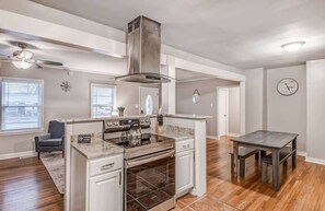 House, Multiple Beds, Patio, Garden View (Flamingo Hideaway) | Private kitchen
