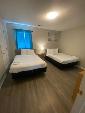Maison, plusieurs lits, patio, vue jardin (Cedar Ave Escape) | 3 chambres, Wi-Fi gratuit