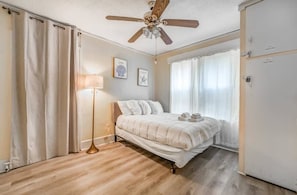 Casa, 1 cama de casal e sofá-cama, varanda, vista para o jardim (Garland Haven Hideaway Unit B) | 1 quarto, Wi-Fi de cortesia