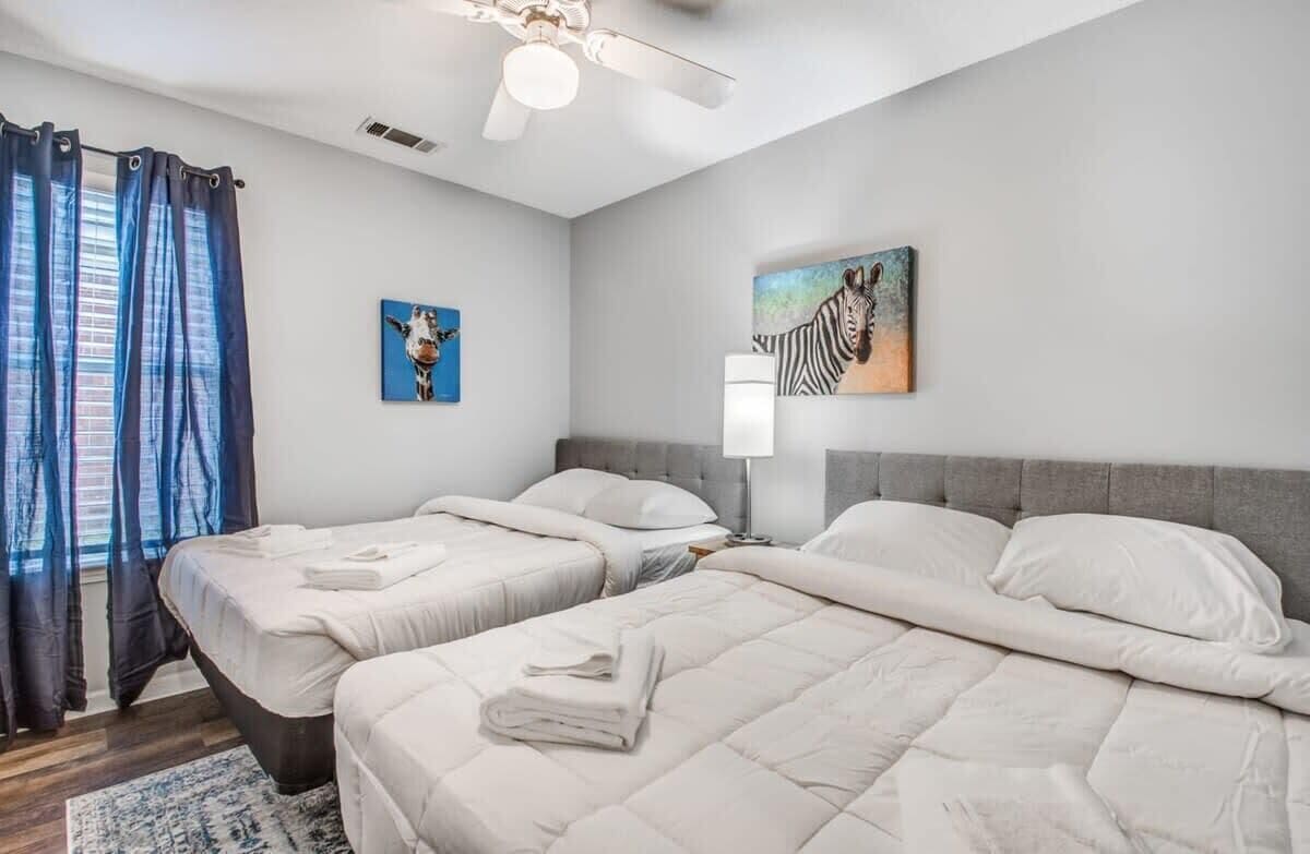 3 habitaciones, decoración personalizada y muebles diferentes 