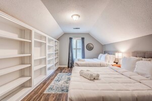 4 habitaciones, decoración personalizada y muebles diferentes 