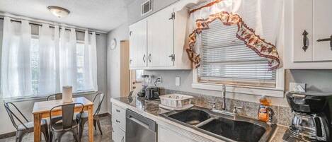 House, Multiple Beds, Patio, Garden View (Yale Gather Hideaway) | Private kitchen | Coffee/tea maker