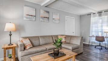 House, Multiple Beds, Patio, Garden View (Yale Gather Hideaway) | Living area