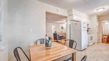 House, Multiple Beds, Patio, Garden View (Flowering Peach Stayhouse) | Interior