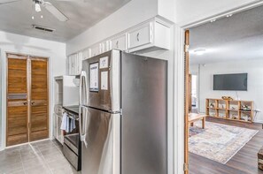 Maison, plusieurs lits, patio, vue jardin (Tulip Tree Cottage) | Cuisine privée