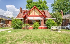 Exterior - Garland Haven Hideaway Both Units (Memphis)