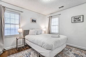 Talo, useita sänkyjä, patio, näköala puutarhaan (Parnassus Cottage) | 3 makuuhuonetta, yksilöllisesti sisustettu, yksilöllisesti kalustettu