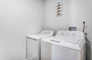 House, Multiple Beds, Patio, Garden View (Judy Lynn Collective) | Interior