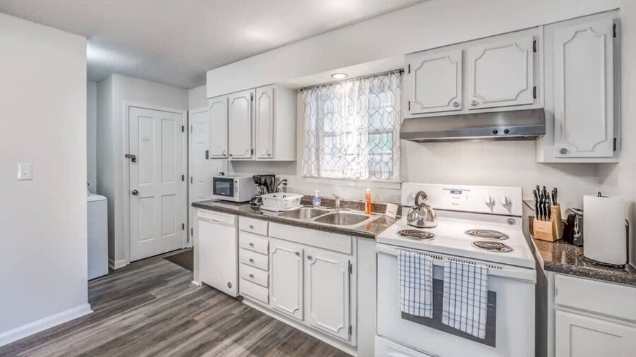 Judy Lynn Collective