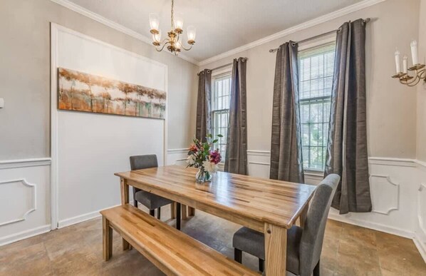 3 habitaciones, decoración personalizada y muebles diferentes