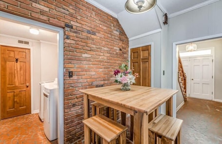 House, Multiple Beds, Patio, Garden View (Pomona Cottage) | 3 bedrooms, individually decorated, individually furnished, bed sheets