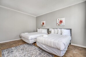 Ferienhaus, Mehrere Betten, Terrasse, Gartenblick (Pomona Cottage) | 3 Schlafzimmer, individuell dekoriert, individuell eingerichtet