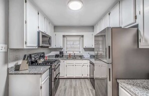 Ferienhaus, Mehrere Betten, Terrasse, Gartenblick (Perkins Paradise) | Eigene Küche