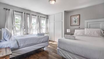 House, Multiple Beds, Patio, Garden View (Parkway Nest) | 4 bedrooms, individually decorated, individually furnished, bed sheets