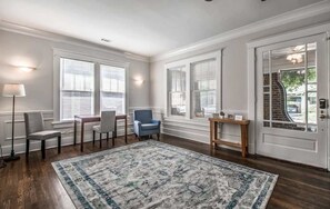 House, Multiple Beds, Patio, Garden View (Parkway Nest) | Interior - Parkway Nest (Memphis)