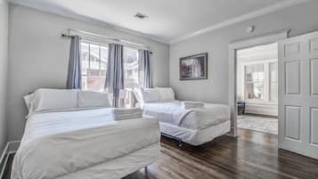 House, Multiple Beds, Patio, Garden View (Parkway Nest) | 4 bedrooms, individually decorated, individually furnished, bed sheets