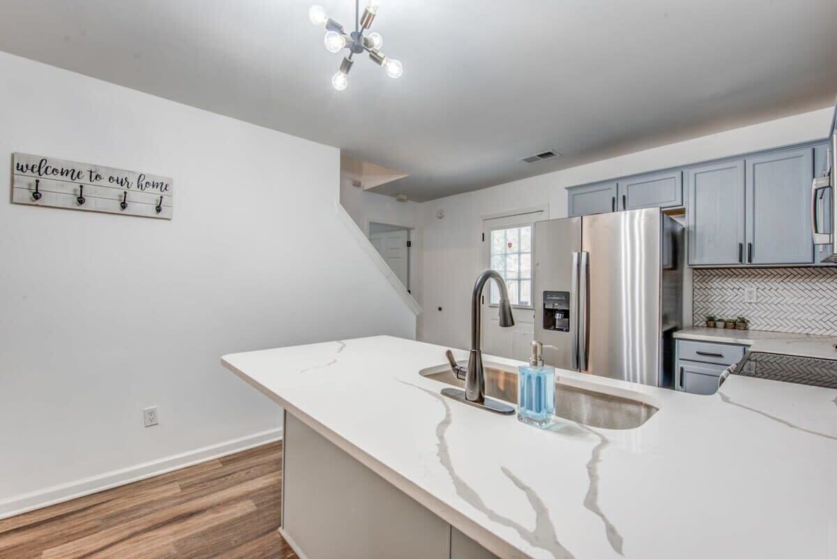 House, Multiple Beds, Patio, Garden View (High Point Terrace Escape 6) | Private kitchen | Coffee/tea maker