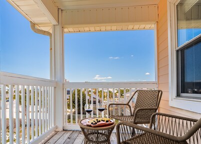 All-New Getaway with Heated Pool & Sunset Views