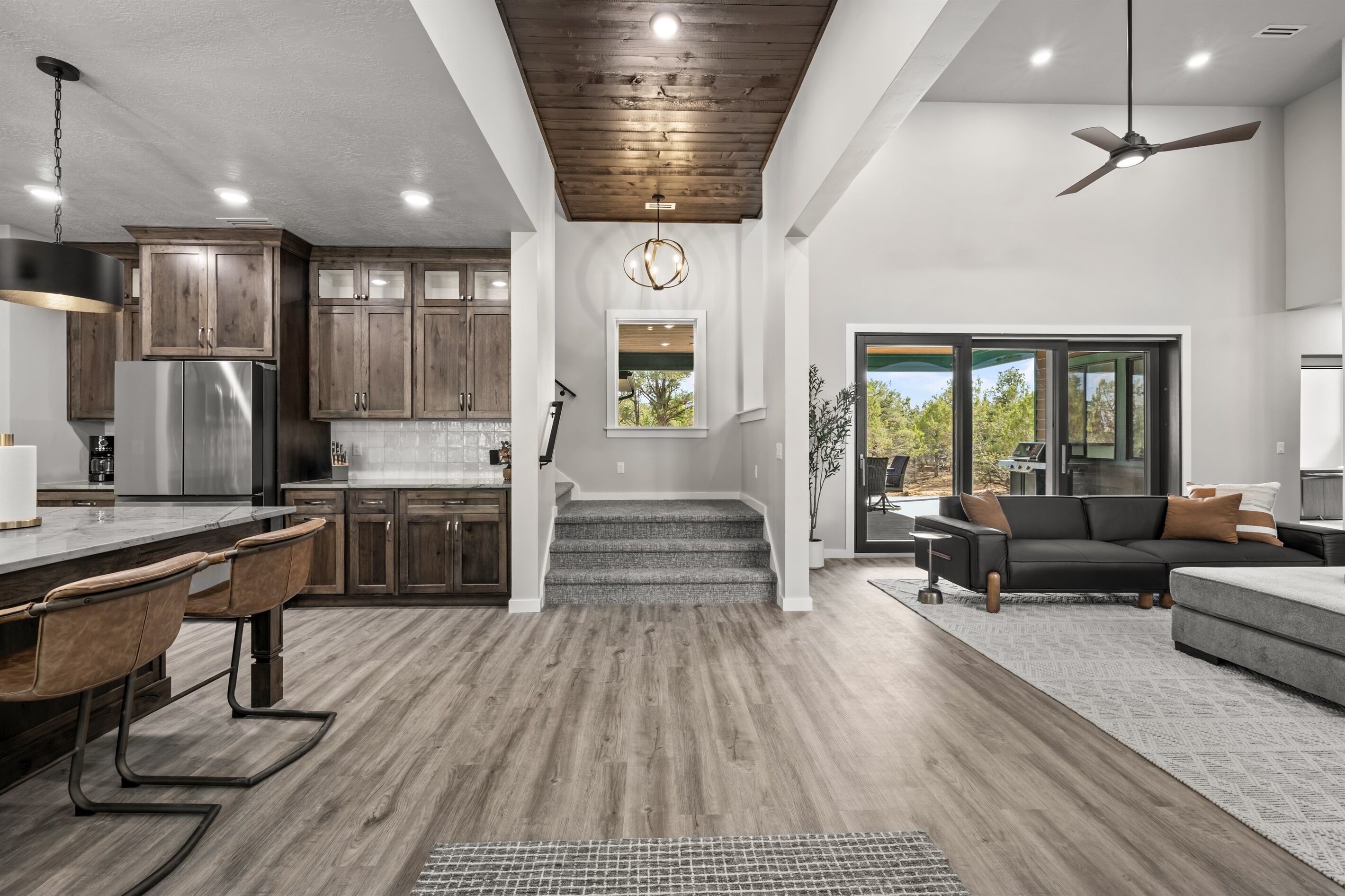 Smart TV, fireplace, ping pong