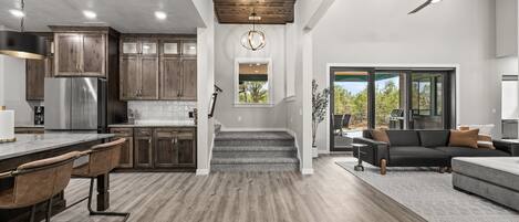 Smart TV, fireplace, table tennis