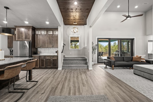 Smart TV, fireplace, ping pong