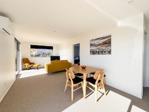 Interior - Roto Cottage - Lake Tekapo (Lake Tekapo)
