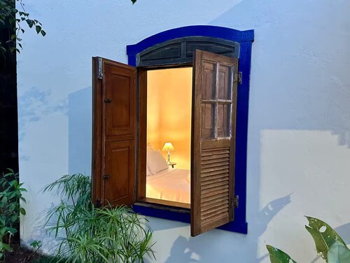 Colonial house with mountain views, pet friendly, with 3 parking spaces