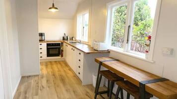 Kühlschrank, Kochgeschirr/Geschirr/Besteck