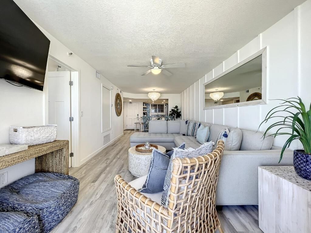 Condo, 2 Bedrooms, Balcony, Ocean View | Living area
