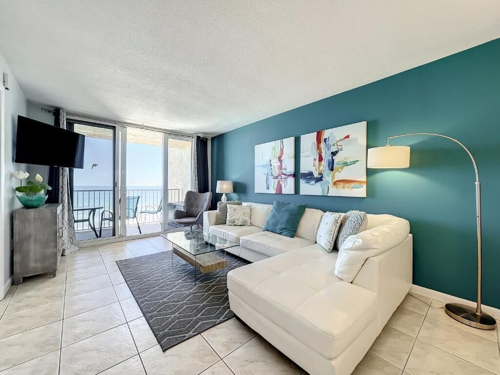 Condo, 2 Bedrooms, Balcony, Ocean View | Living area