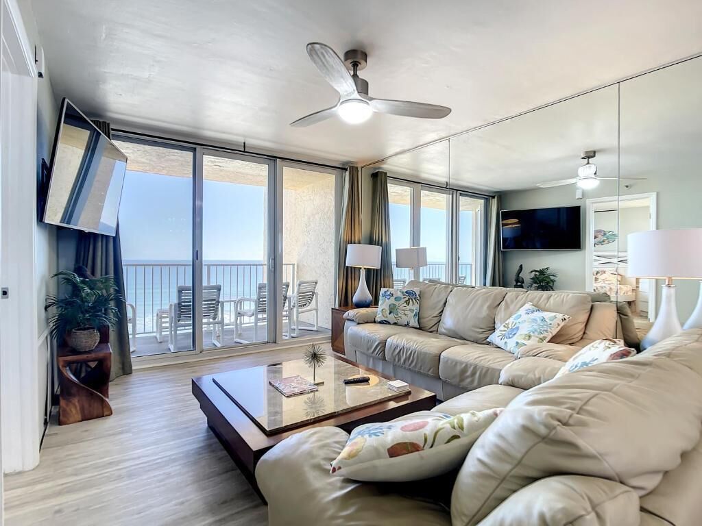 Condo, 2 Bedrooms, Balcony, Ocean View | Living area