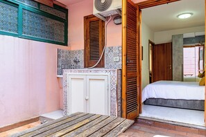 1 bedroom, iron/ironing board, travel cot, free WiFi