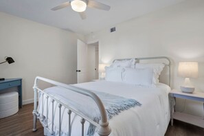 Desk, free WiFi - The Porter Revival (Ocean Springs)