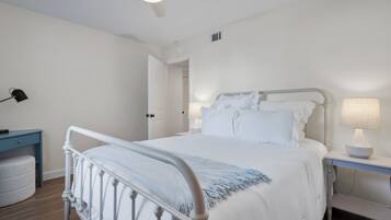 2 bedrooms, desk, iron/ironing board, free WiFi