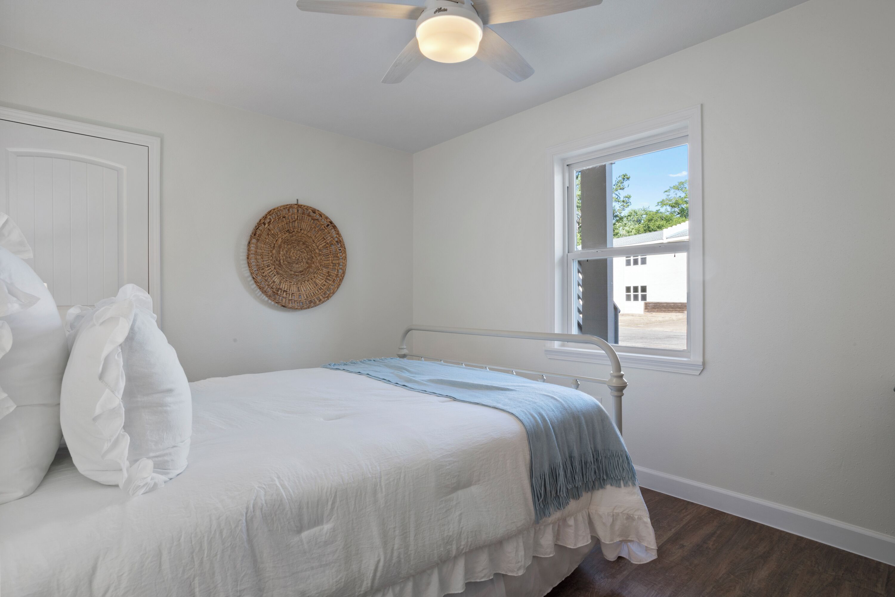 2 dormitorios, escritorio, tabla de planchar con plancha y wifi gratis