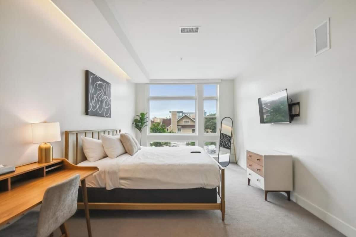 Appartamento, 2 camere da letto, vista montagna | Una scrivania, postazione laptop, ferro/asse da stiro, Wi-Fi gratuito
