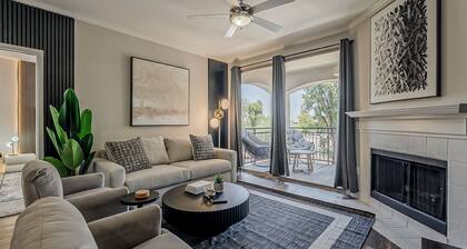 Cozy 2BR 2BA âą Pool âą Gym âą Free Parking