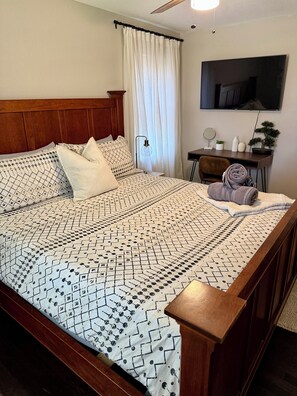 3 Schlafzimmer, Schreibtisch, Bügeleisen/Bügelbrett, kostenloses WLAN