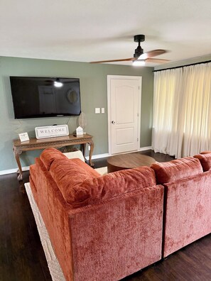 TV connectée, jeux vidéo, baby-foot