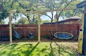 Property grounds - Wichita Falls’ #1 Family Oasis - Waffle Bar & Hot Tub (Wichita Falls)