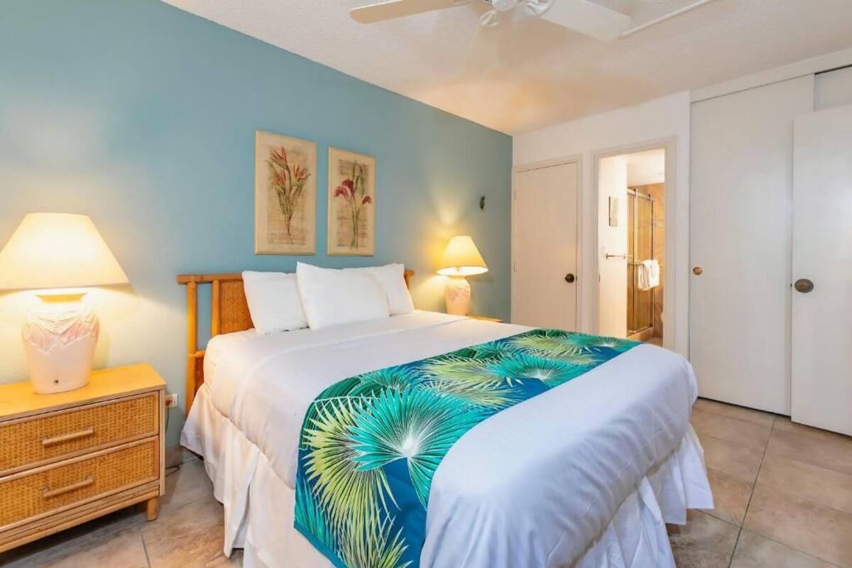 公寓客房, 1 間臥室, 夏威夷式陽台, 花園景觀 | 客房內保險箱、筆電工作空間、遮光布/窗簾、熨斗/熨衣板