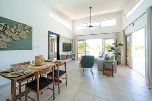 Living area - Ocean View • Style • Freedom (Casa Linda)