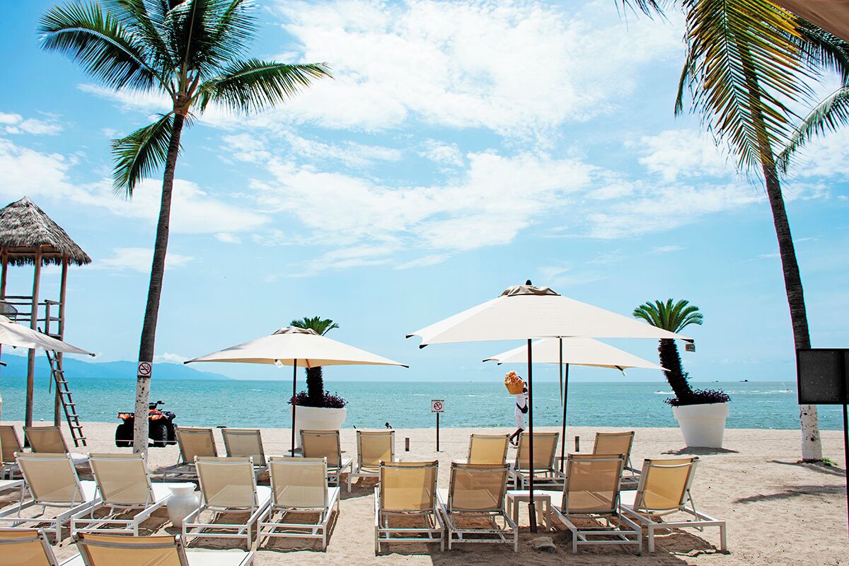 Sun-loungers, beach towels