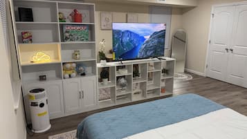 1 bedroom, in-room safe, iron/ironing board, free WiFi