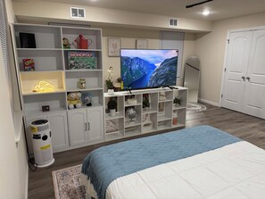 1 bedroom, in-room safe, iron/ironing board, free WiFi